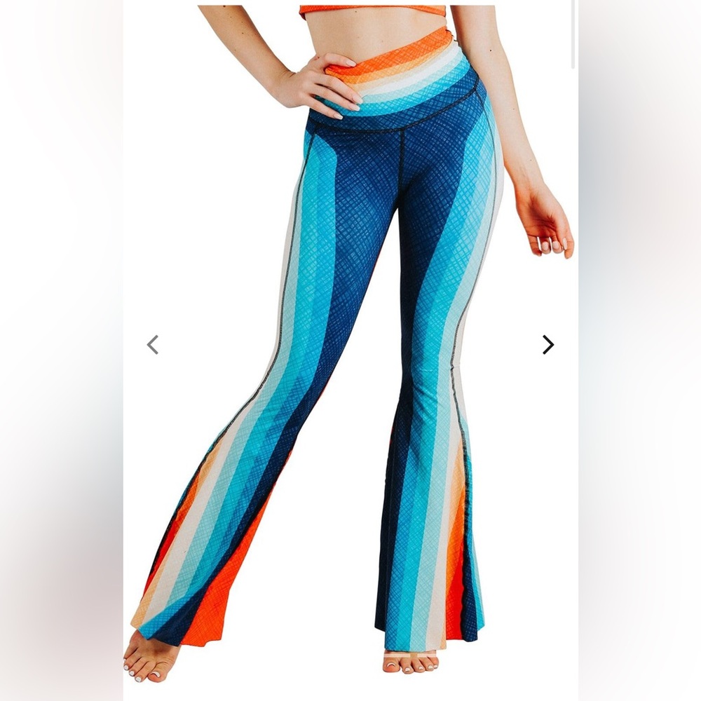 Yoga Democracy Original Bell Bottom - Retro Rainbow Size Large - Picture 3 of 7